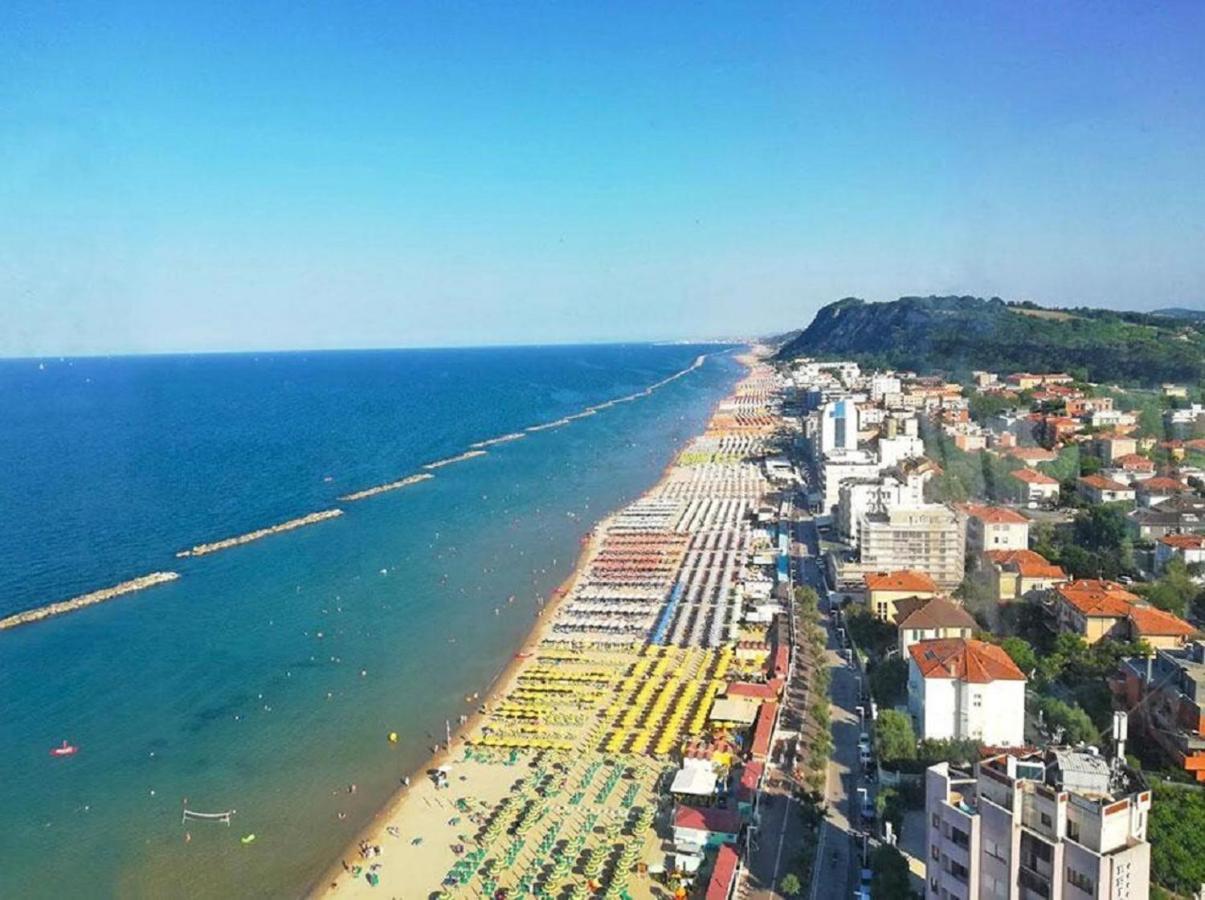 Casa Lazzarini Luxury Apartment Pesaro Bagian luar foto